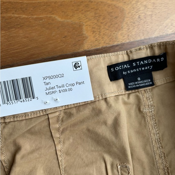 Stylish Tan and Black Cropped Pants - Picture 5 of 8